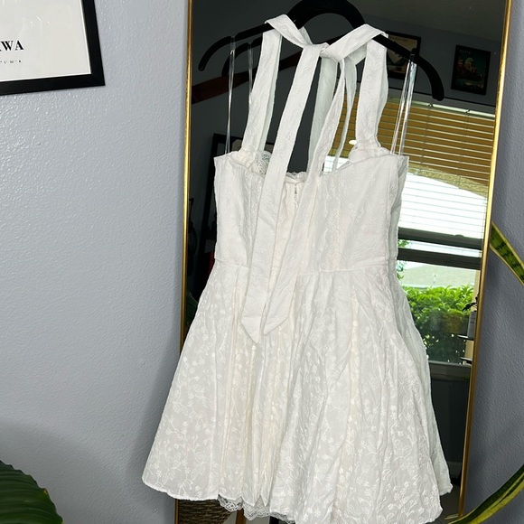 House of cb ‘Harriet’ White Cotton Halter Mini Dress NWT - Picture 7 of 7